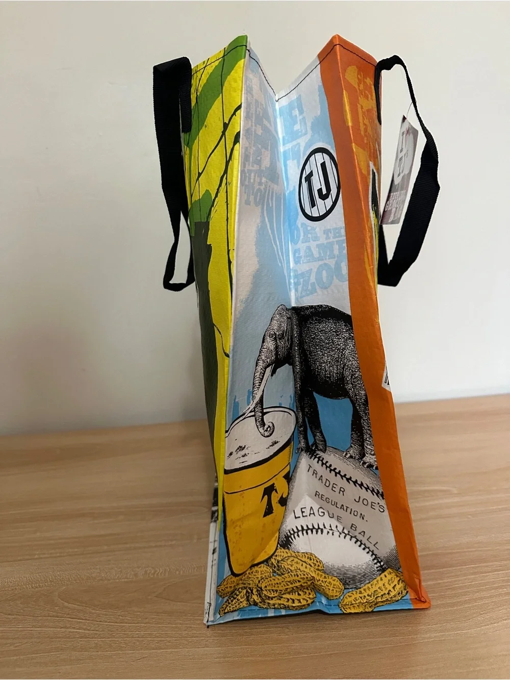 TRADER JOES COLLECTABLE TOTE - NEW YORK